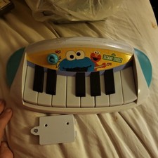 2010 Hasbro Sesame Street "LET'S ROCK" Toy Piano Cookie Monster Elmo Works