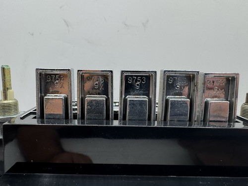 1977-1978 C10 Impala Corvette Nova AM/FM Delco GM OEM Radio 16026599-A1-8 AS IS - Foto 9 di 10