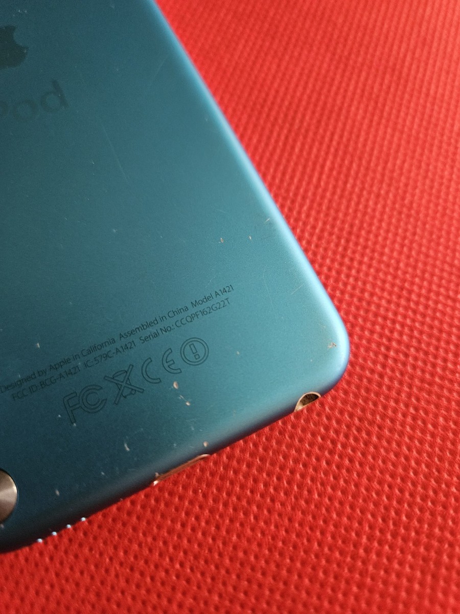 iPod touch 5世代 ブラック BCG-A1421 Refurbished Apple iPod Touch 5th Generation A1421 Blue & Black