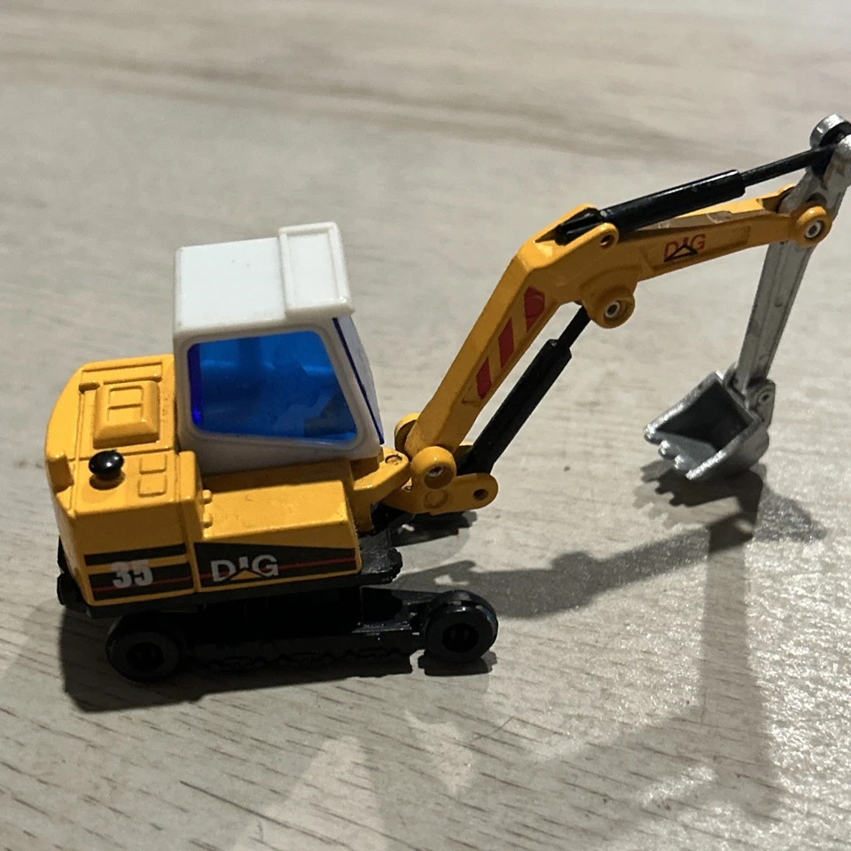 Welly Dig Toy Excavator - Image 2 of 3