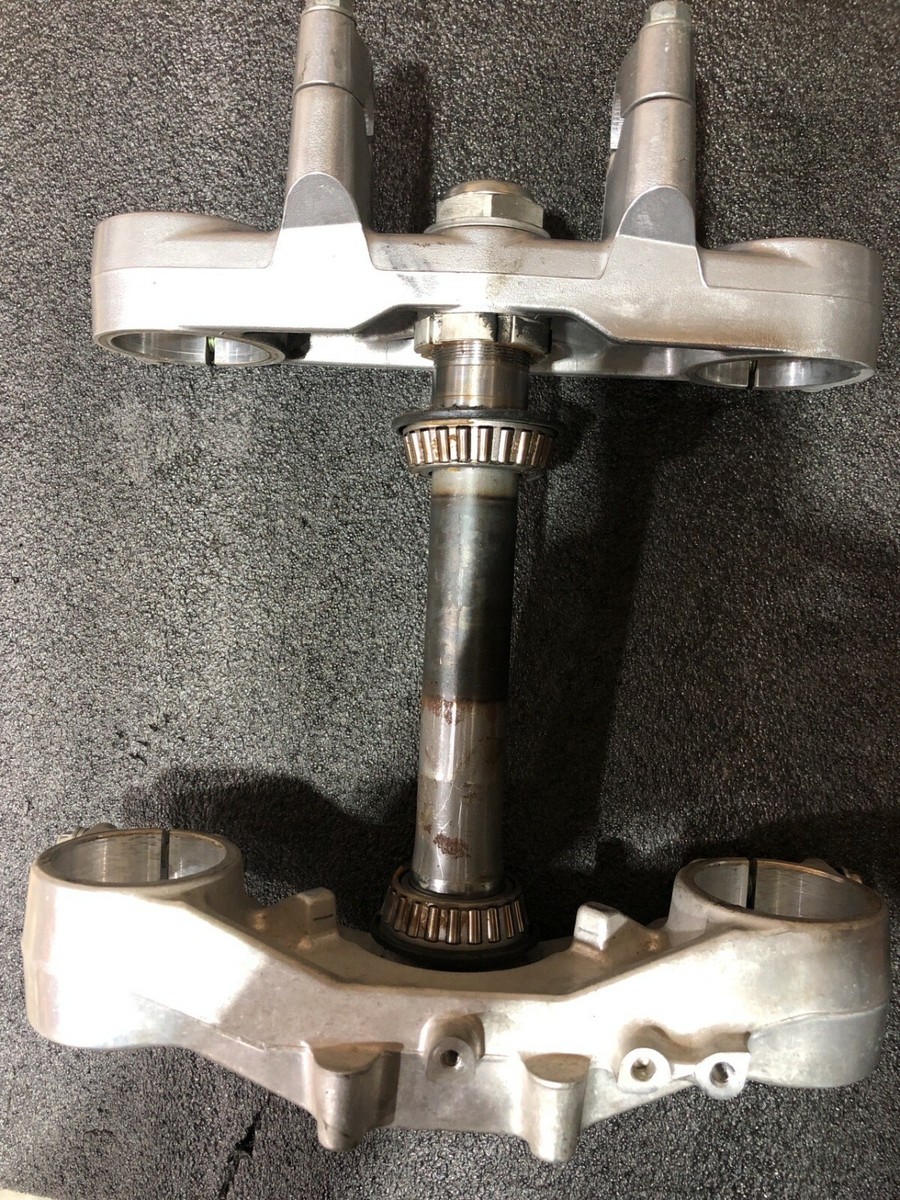 DRZ 400 DRZ400S DRZ400S OEM triple clamp Complete upper & lower 00 
