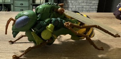 C0327 Hasbro Transformers Generations ''Waspinator'' Loose Figure (Complete)
