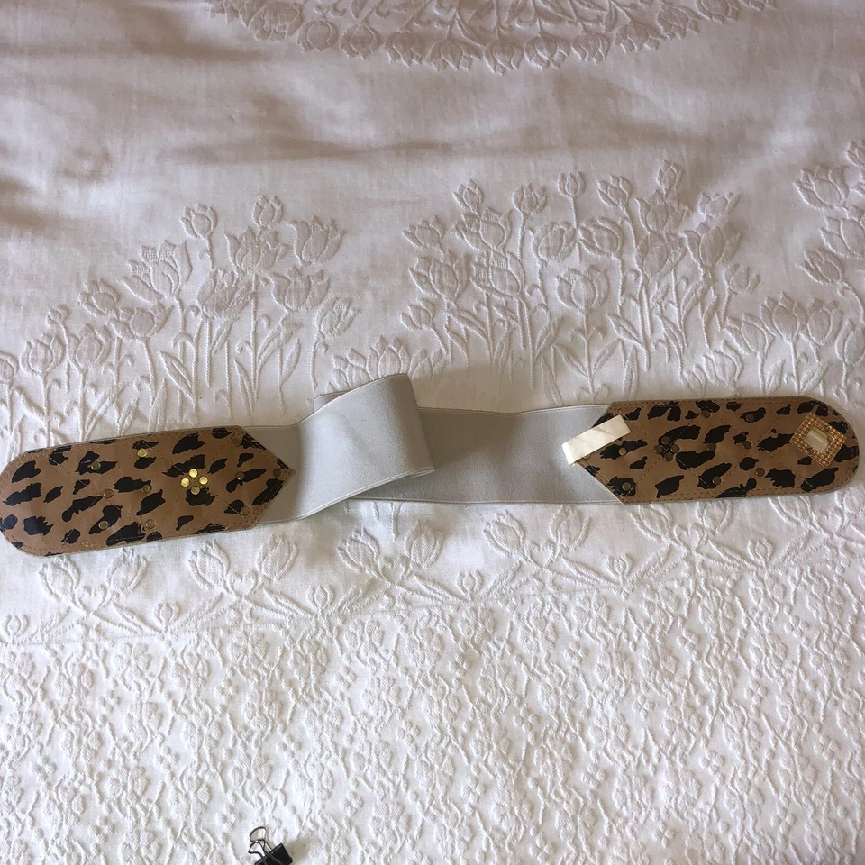 BETSEY JOHNSON TALLA S/M MUJER BEIGE CINTURÓN ANCHO CON DETALLES DORADOS! Foto 4 de 4