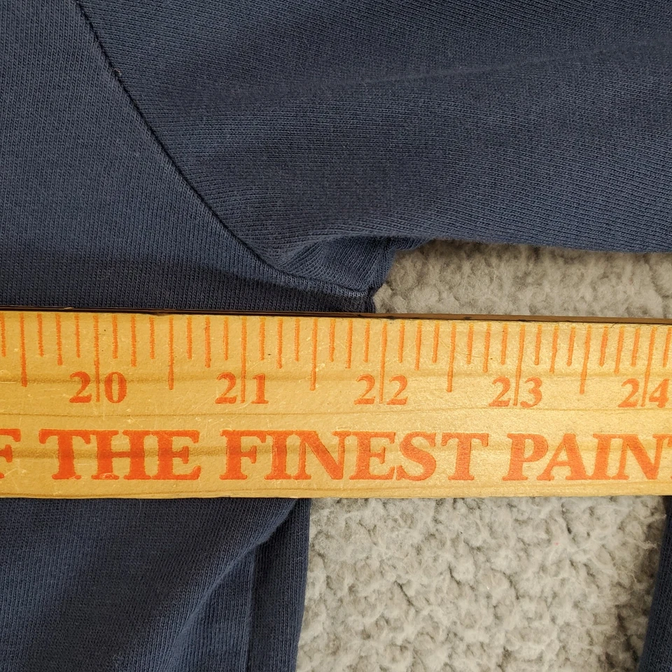 Vineyard Vines Mens Small Long Sleeve Santa Whale Happy Holidays 2016 Shirt - Image 3 of 4