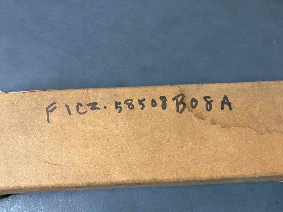 Ford OEM NOS F1CZ-58508B08-A techo corredizo deflector de aire moldura 1991-1996 Ford Escort Foto 3 de 4