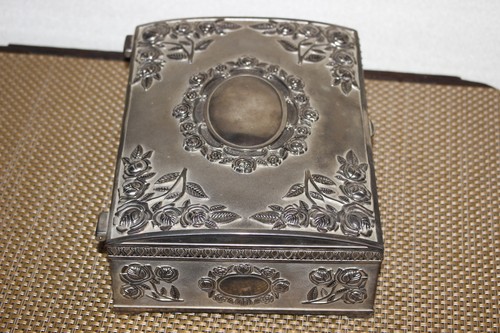 Jewelry Box Rose Flowers Scrolls Silver Metal Lidded Trinket Jewelry Box - Picture 7 of 12