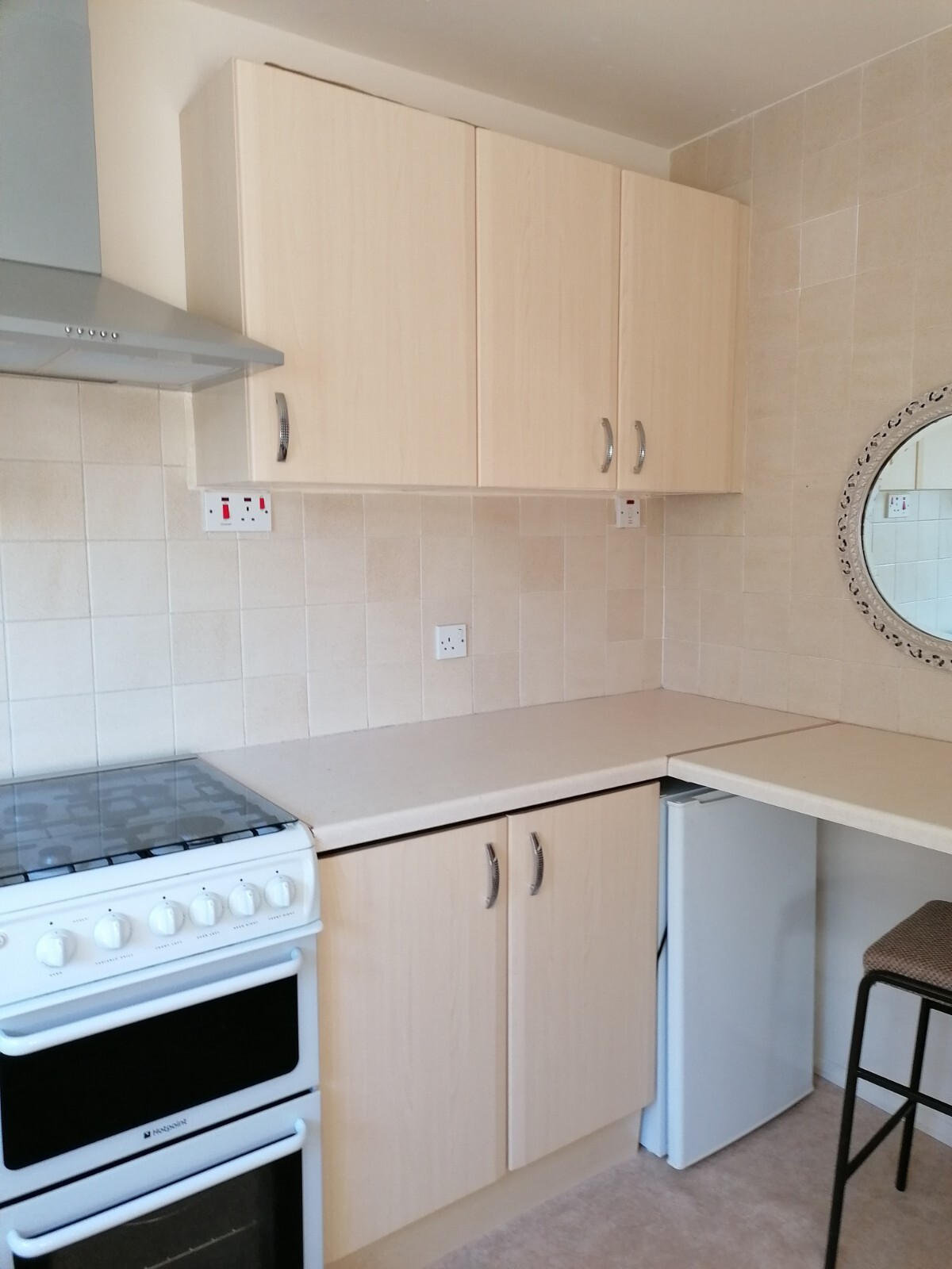 Kitchen Cupboards & Base Units.B&Q Wall Cupboards Ready,Base Need