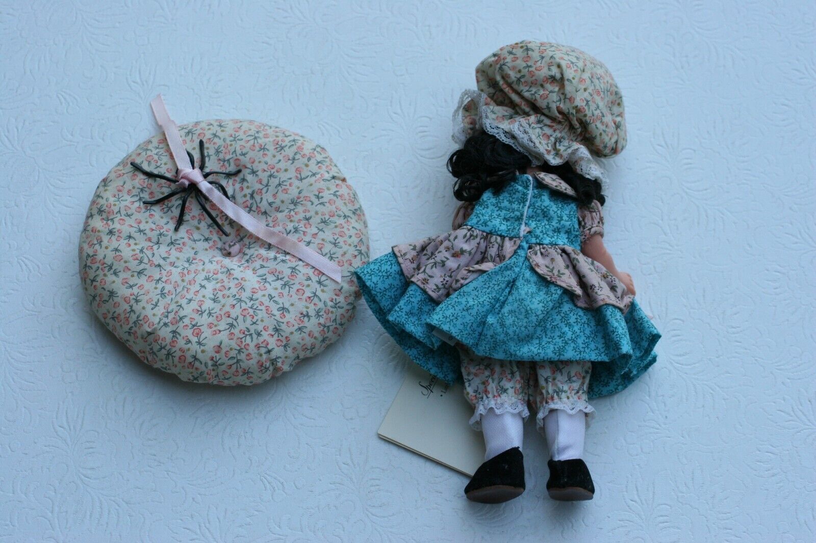 Madame Alexander 8” Little Miss Muffet Doll with Tuffet Very Nice