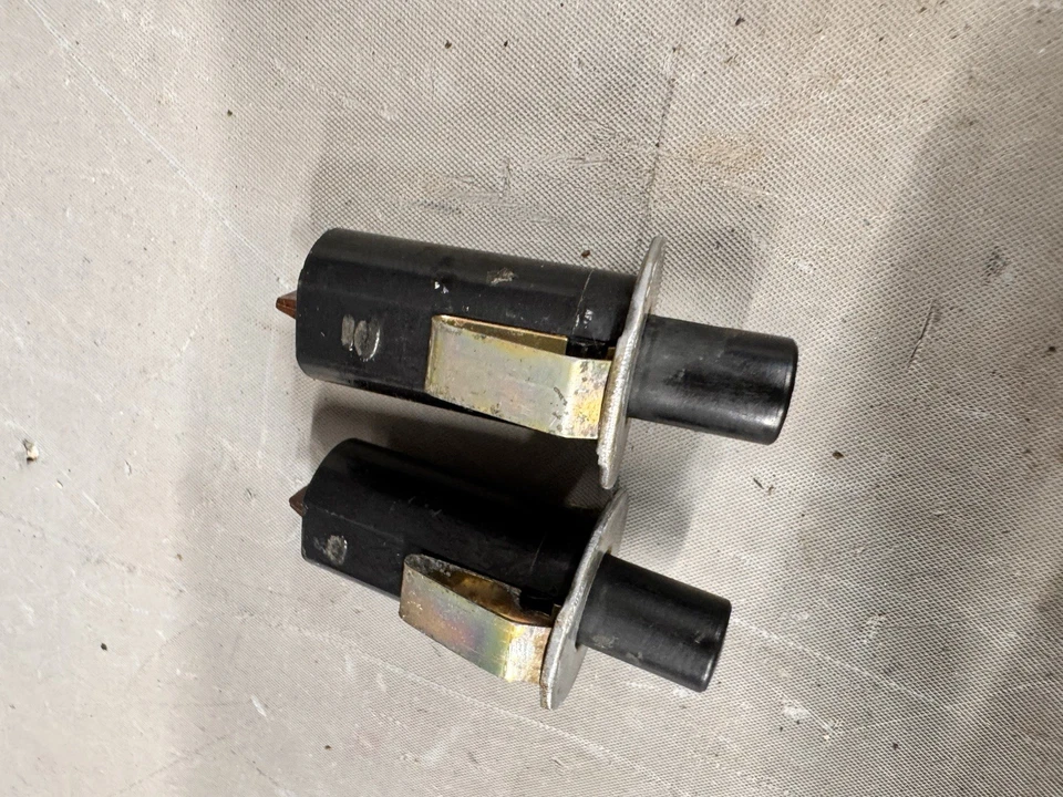 Ford Galaxie LTD 1967-1970 lámpara de cortesía puerta jamba luces interruptores merodeador OEM Foto 3 de 4