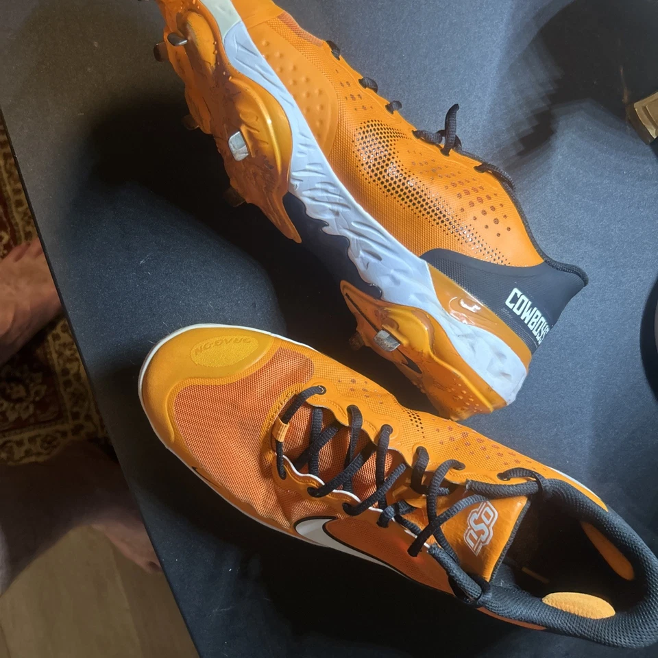 Nike Metal Baseball Cleats Size 12.5 Oklahoma State Cowboys Baseball Team Issue - Image 2 of 3