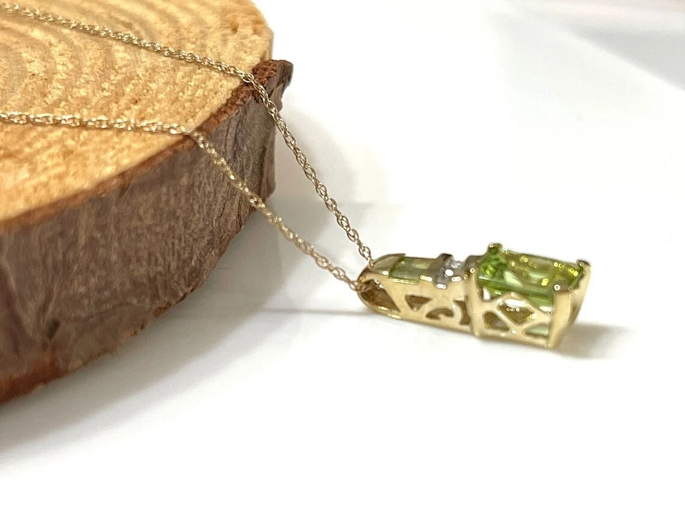 10K REAL Yellow SILVER Peridot CREATED  Diamond Pendant August Beautiful - Image 4 of 4