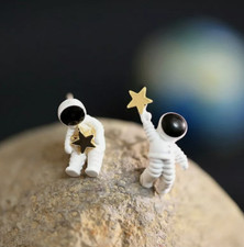 Creativity Astronaut Space Lovely Earrings Ear Stud Women Asymmetry Jewelry Gift