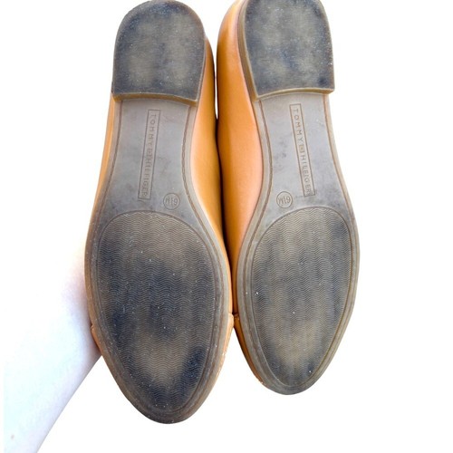 Tommy Hilfiger Logo Ballet Flats – Tan Quilted Slip-On Shoes Size 6.5 - Picture 6 of 6