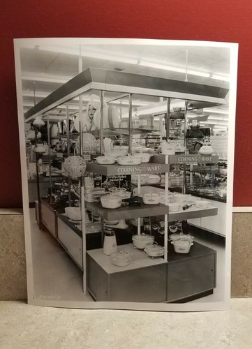Original 60er Jahre s/w 8x10" Foto CORNING WARE Kornblumenblau Abt. Ladendisplay