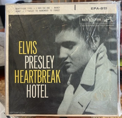 Lot Of 3 Elvis Presley 45 EP Heartbreak Hotel EPA-821 One In Loose Baggy