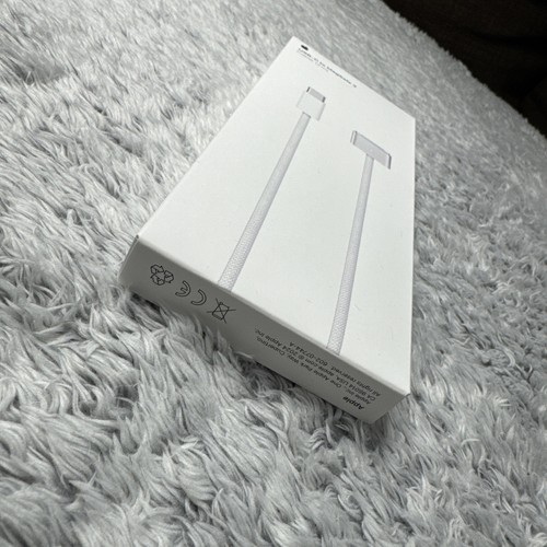 1xGenuine Official Apple USB-C to Magsafe 3 Cable 2m (MLYV3ZM/A) Silver, RRP £49 - Picture 3 of 11