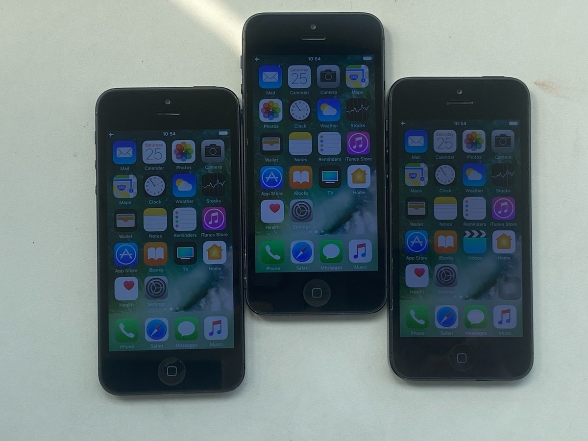 90%N ew Apple iPhone 5 Unlocked 16GB 32GB Multicolored iOS 10