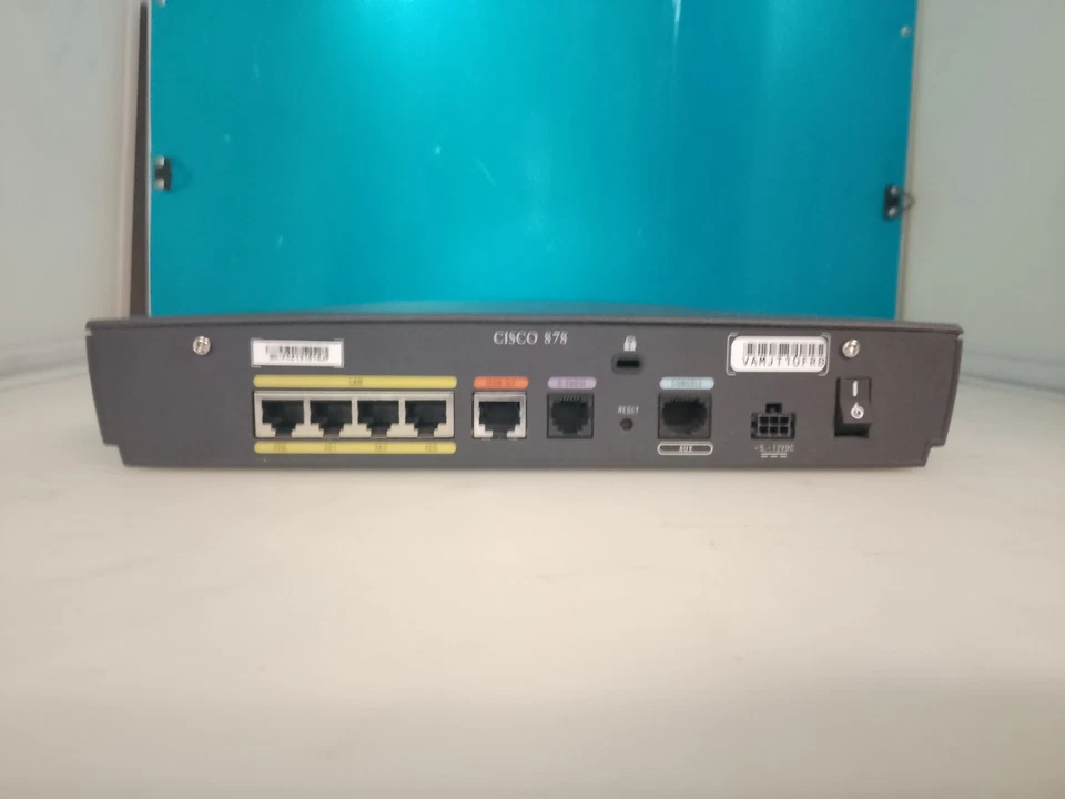 Cisco 800 Series ISDN Router – 4x LAN, VPN, PPP, CLI (R4 1123) - Bild 3 von 4
