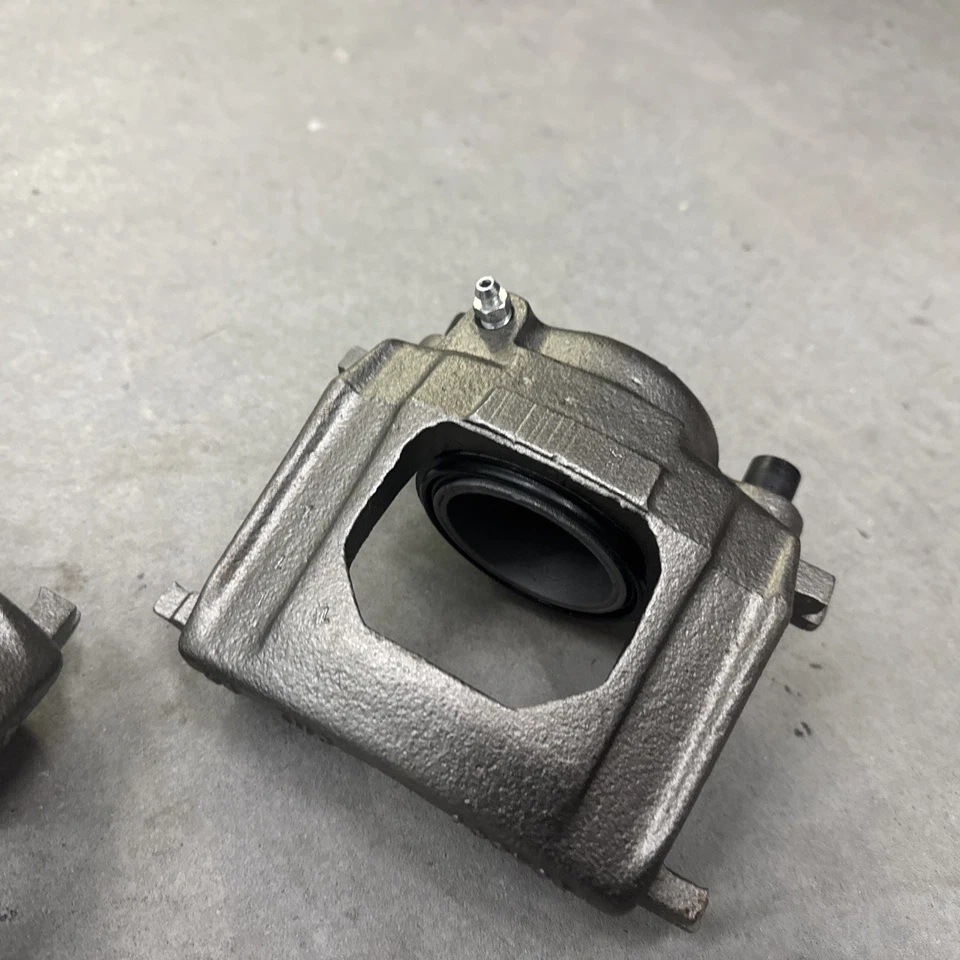 For 1987-1989 Jeep Wrangler Brake Caliper Front Right 29553VD 1988 - Image 3 of 4