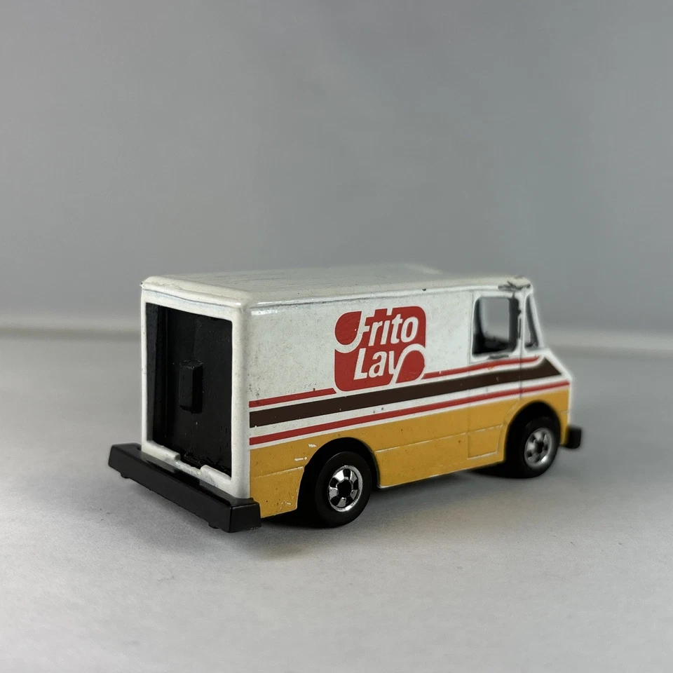 DAMAGED Hot Wheels White Combat Medic Delivery Truck Frito Lay 1984 Blackwall - Image 3 of 4