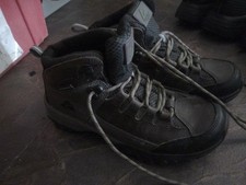 OZARK TRAIL M OT Meadows Size 6 Men's Waterproof Casual Mid Hiking Boots Worn 1x