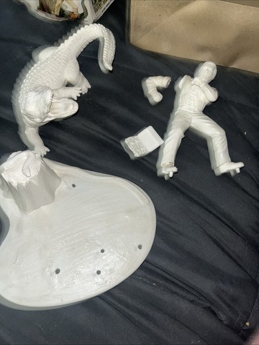 CIB 1975 SIX MILLION DOLLAR MAN JAWS OF DOOM MODEL KIT FUN DIMENSIONS - Picture 8 of 23