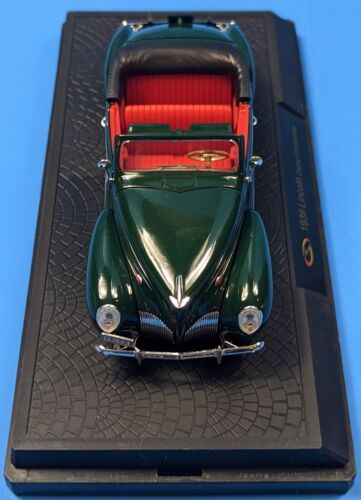 Signature 1939 Lincoln Zephyr Convertible - 1:32 Scale - Green - Picture 19 of 22