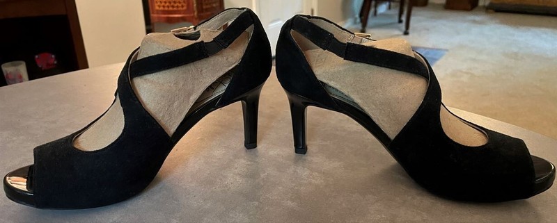 LIFE STRIDE Soft System 6.5M Black Suede Strappy 2.75" Heels