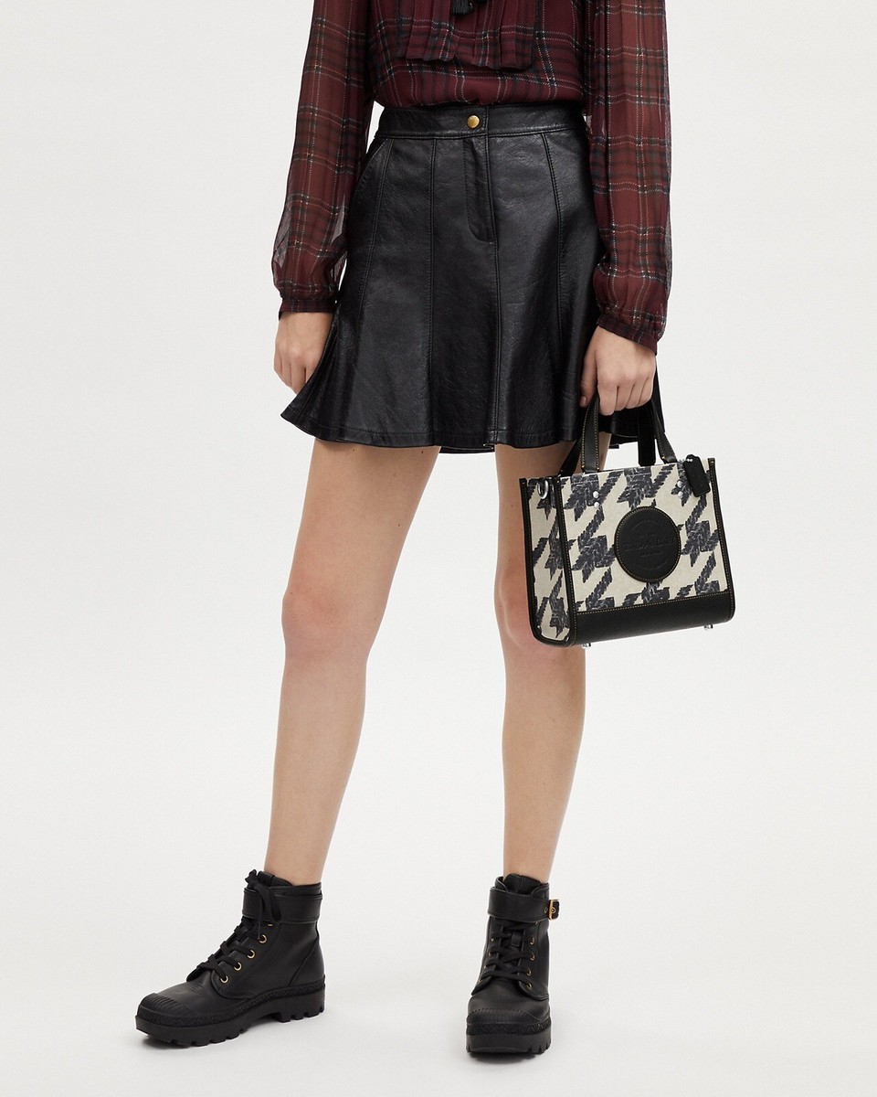 COACH Dempsey Tote 22 With Houndstooth Print And Patch CJ623