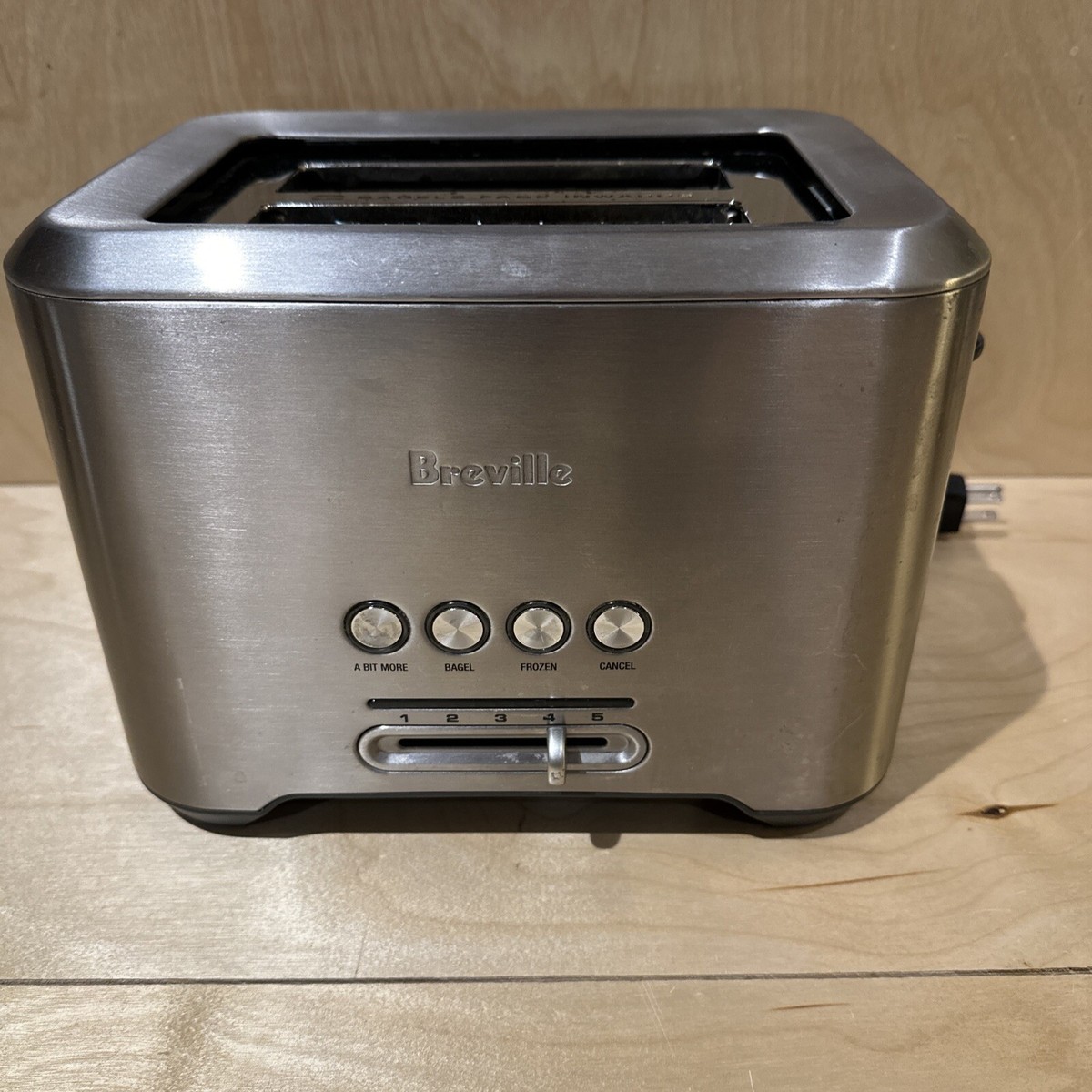 Breville BTA720XL Bit More Slice Toaster w Manual Lift Brushed