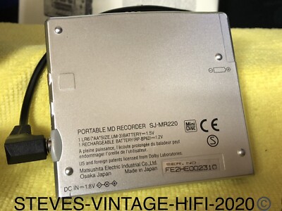 Panasonic SJ-MR220 Portable MD Recorder + SENNHEISER Earphones