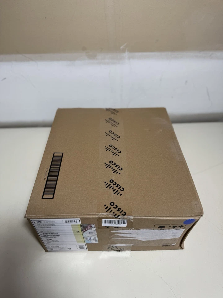 Cisco C1000-8FP-2G-L - 8 Ports Fully Managed Ethernet Switch - Image 2 of 4