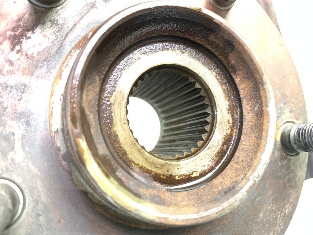 Foto 6 van FUSEE LINKS VOOR Nissan Qashqai (J10) 2012 40015JD000 / 40015JD040