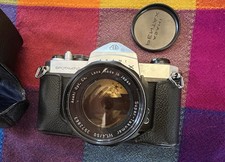 Vintage Asahi Pentax Spotmatic FilmCamera w/Super Takumar Lens And Cover
