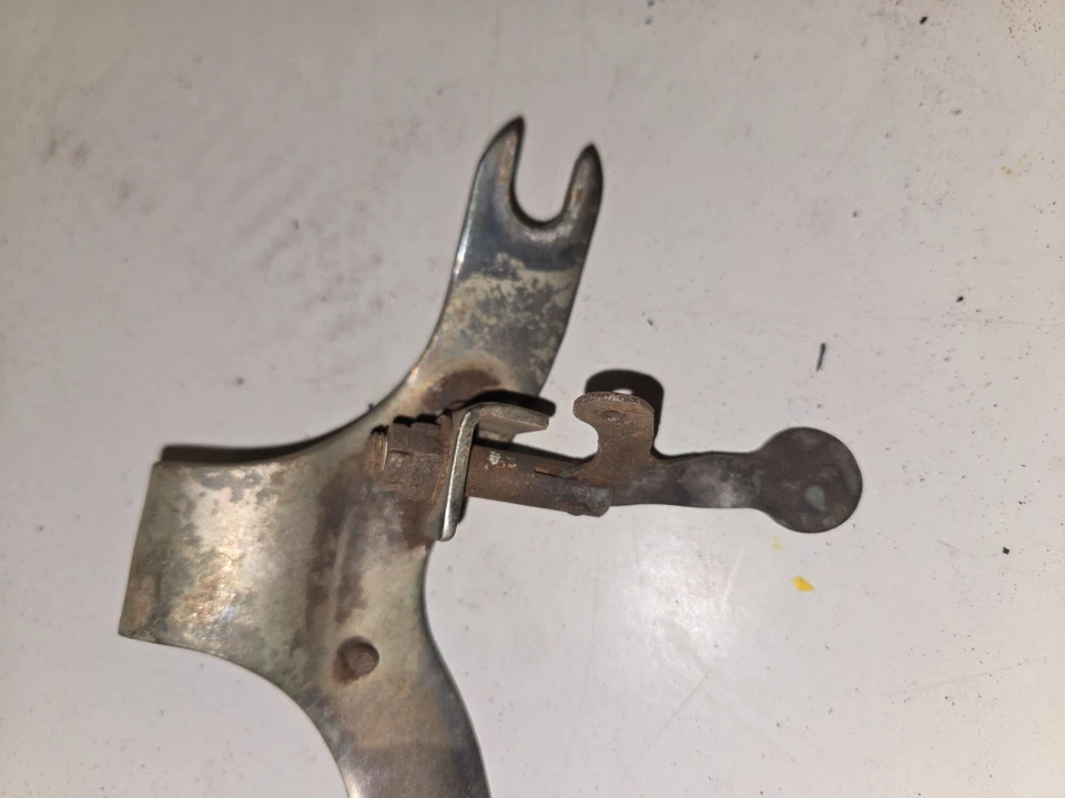 Harley-Davidson Panhead Duo Glide FL FLH Suporte de Motor Superior OEM com Alavanca de Choke - Imagem 2 de 4