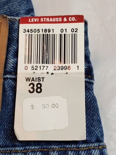 Vintage Levi's 505 NWT Men's 38x9 Shorts 2001 Jorts - Picture 3 of 18