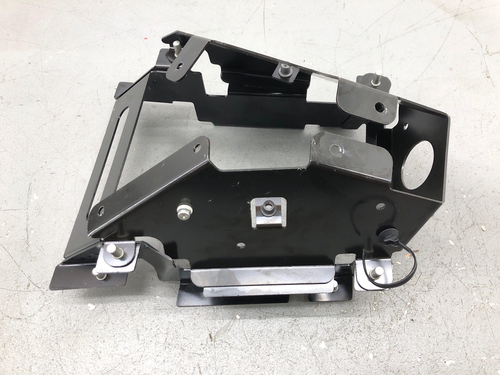 2020-2023 MCLAREN GT FRONT RIGHT FOOT REST OUTER BRACKET 11N0893CP OEM 2021 2022