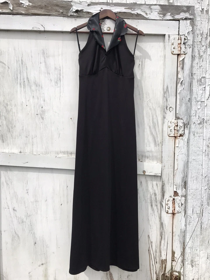 Винтажное макси-платье с бретелью через шею 70-х с атласным розовым воротником черное полиэстер диско готическое 11 13 - Изображение 2 из 4