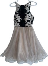 Blondies Nite Juniors Mini Party Formal Dress Sz 5 Black Cream Embroidered Lace 