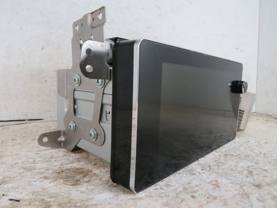 Receptor de radio de tablero Mitsubish RVR 19 2019 pantalla táctil de 7" OEM LKQ Foto 2 de 4