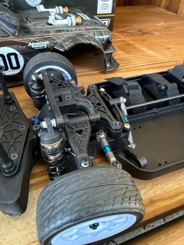 2 Team Associated 30137 1:10 Apex2 Builder's Kit - Picture 5 of 9