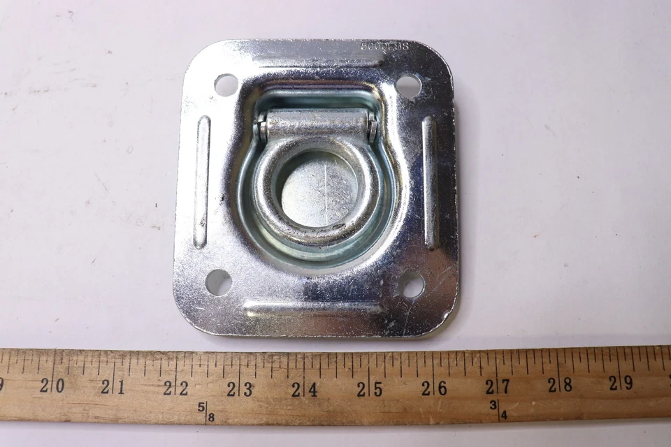 Anillo de cuerda de remolque empotrado Curt anclaje de amarre 5000 lb capacidad 1-1/2 pulgada 83600  Foto 2 de 2