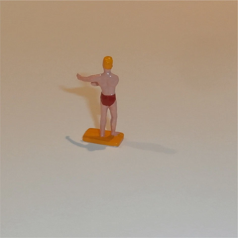 Corgi Toys  485 Morris Mini Van Countryman Surfer Guy - Image 2 of 4