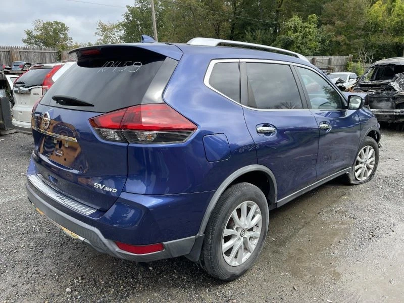Guardabarros derecho Nissan Rogue 2014-2020 azul PC:RBY 31K 49230 Foto 2 de 4