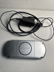 (Rare 2007) Sony PSP Silver 3001 Handheld Console. In Excellent Condition.