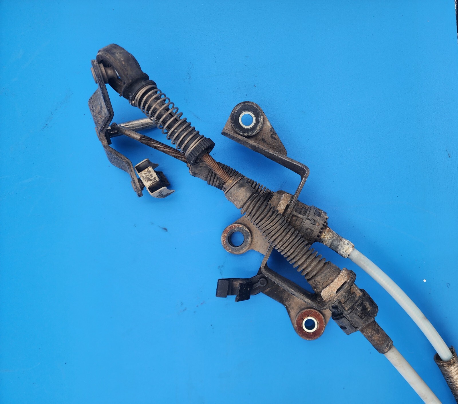 VW MK4 JETTA GOLF BEETLE 9905 02J 5 SPEED MANUAL SHIFTER CABLES TOWER