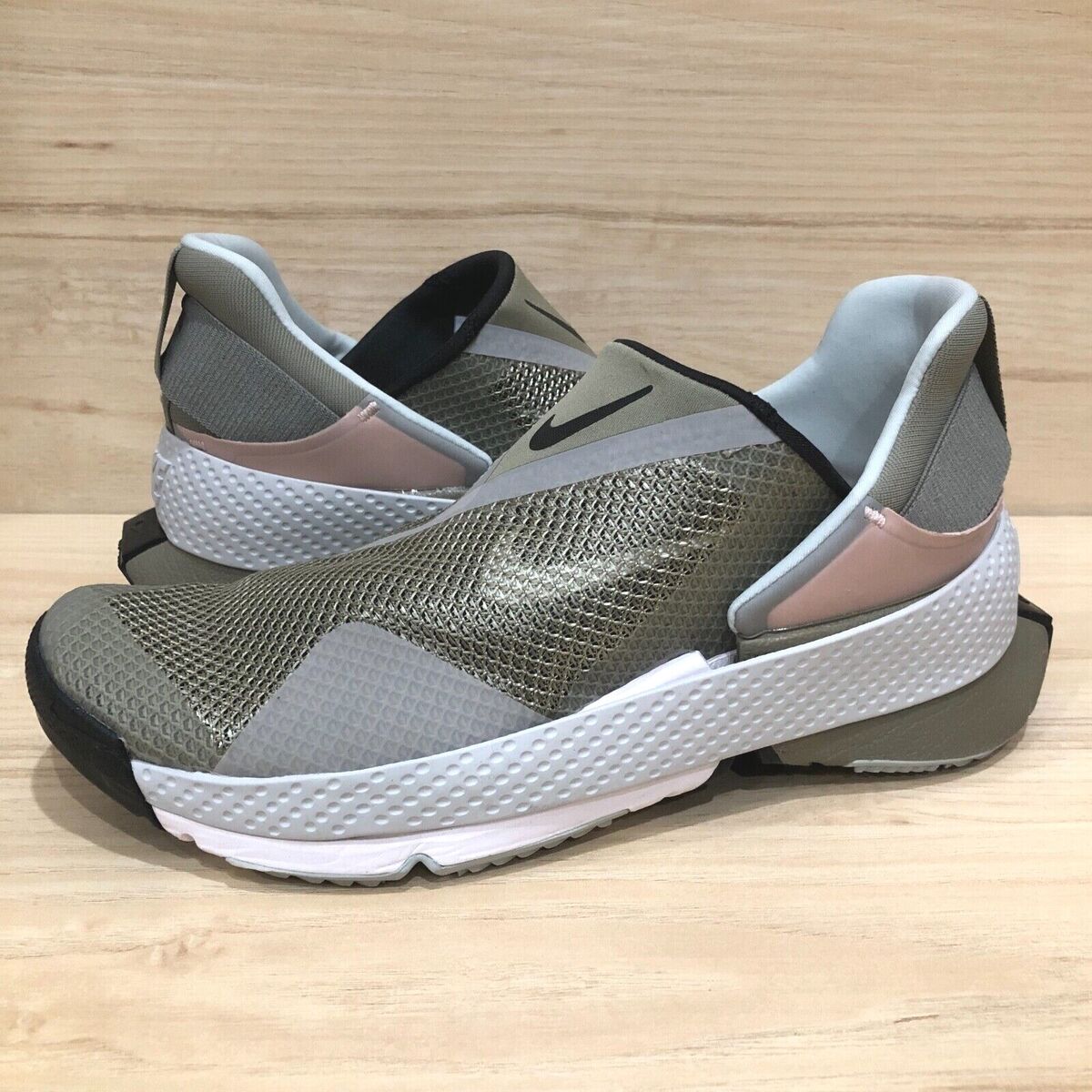 NEW! Nike Go Flyease Light Army Green CW5883-300 Size 7 Mens NEW! Nike Go Flyease Light Army Green CW5883-300 Size 7 Mens