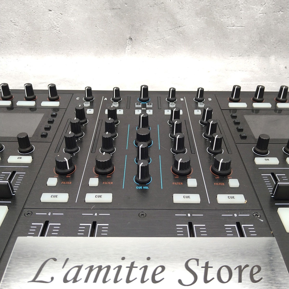 Native Instruments Traktor Kontrol S8 Professional DJ Controller w