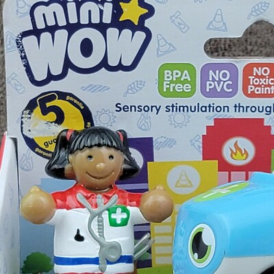 Mini Wow City Drivers JoJo Ambulance Nina Paramedic Toy Figure