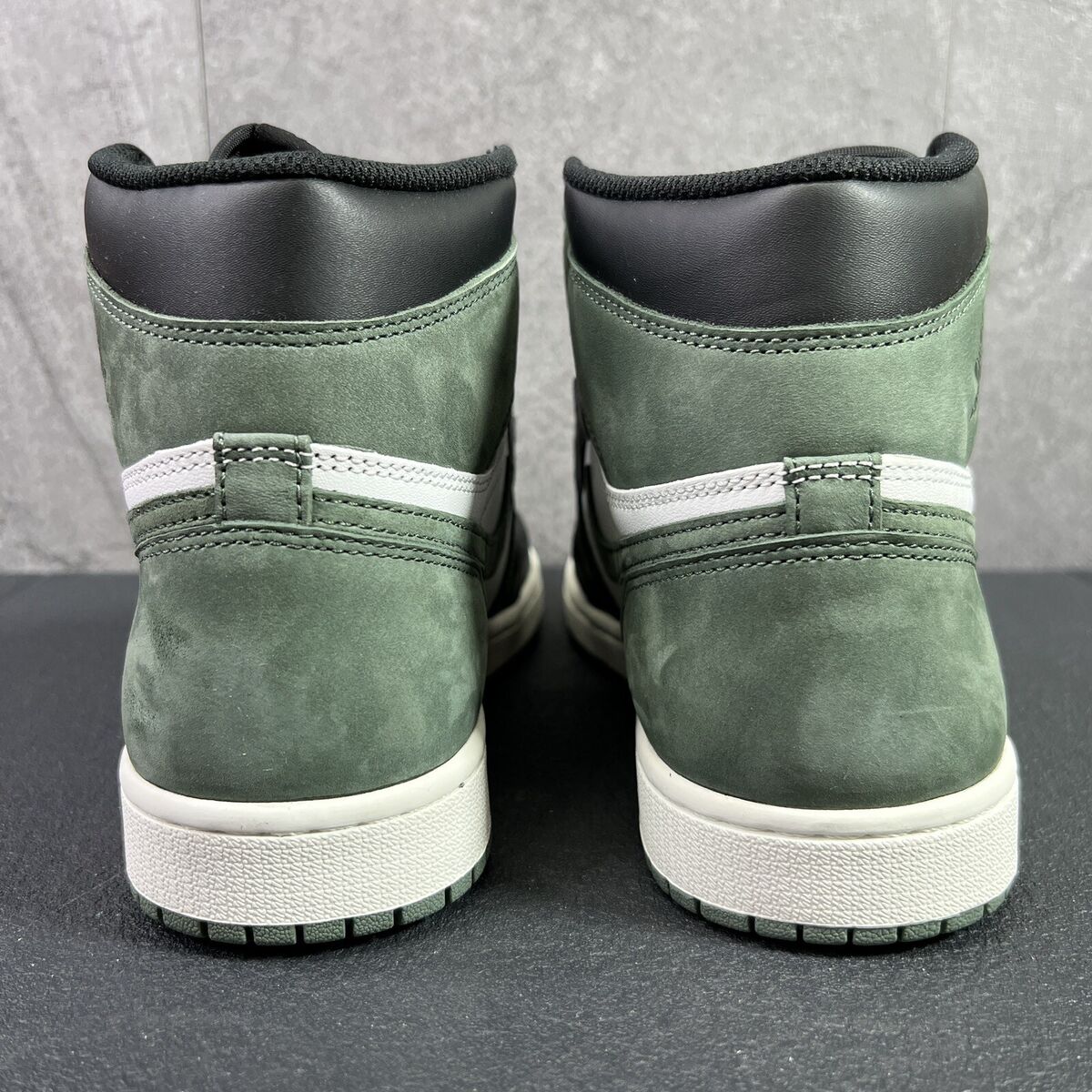 Air Jordan 1 Retro High OG Clay Green 2018 Size 8.5 Mens Air Jordan 1 Retro High OG Clay Green 2018 Size 8.5 Mens